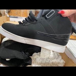 FILA Sneakers, size 8 men’s